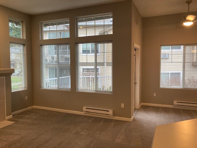 Building Photo - 14735 SW Sandhill Loop
