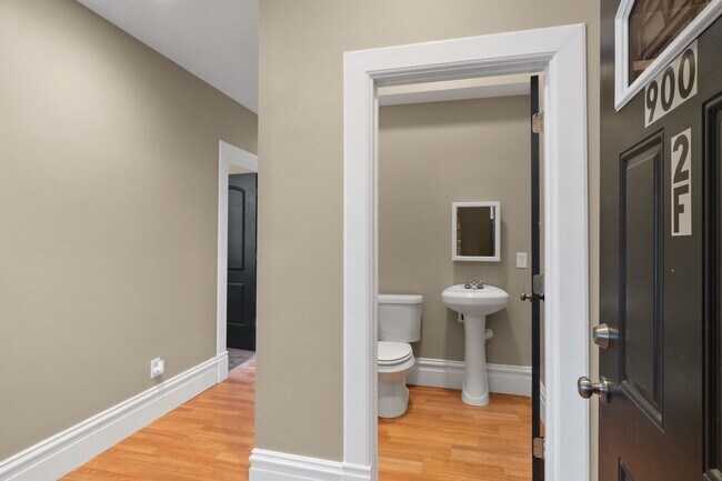 Foto del edificio - Attn: PARTY ANIMALS