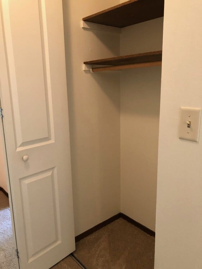 Building Photo - Mequon Parc Apartments
