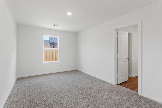 Building Photo - 40839 Hawthorne Glades St