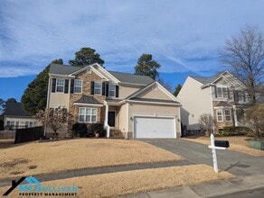 Building Photo - 4807 Mistletoe Ln