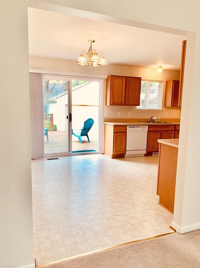 Building Photo - 3 br, 1.5 bath House - 674 11 Mile Rd