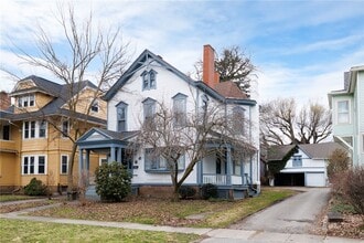 Building Photo - 18 Vick Park B