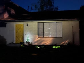 Building Photo - 15509 Cottonwood Ln