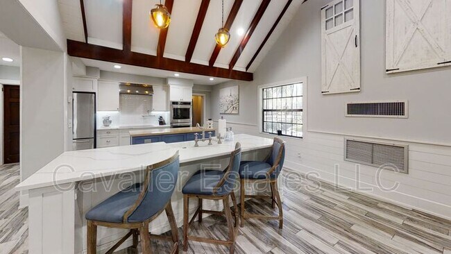 Foto del edificio - 13922 Lake Magdalene Blvd