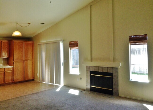 Building Photo - 1230 Alder St