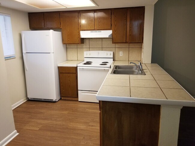 Foto del edificio - *MUST SEE* Southside Condo with Pool