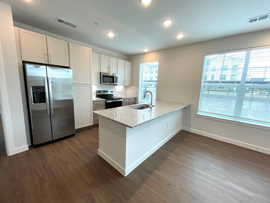 Foto principal - 2300 N Friendship Rd