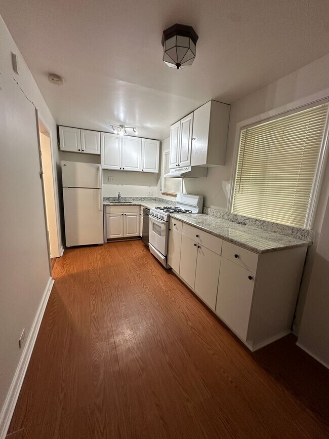 Foto del edificio - 1055 Leyden St