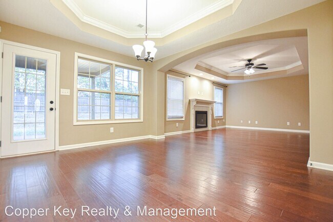 Building Photo - 5 br, 3 bath House - 711 Sturdivant Drive