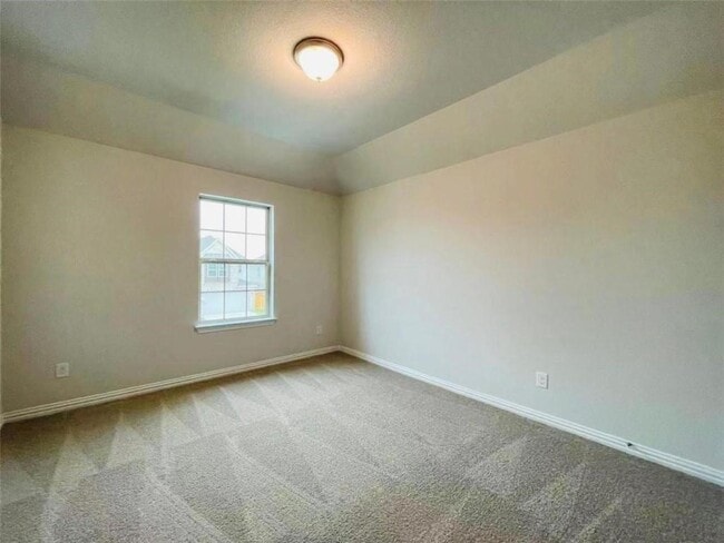 Building Photo - 635 Windbrook Dr