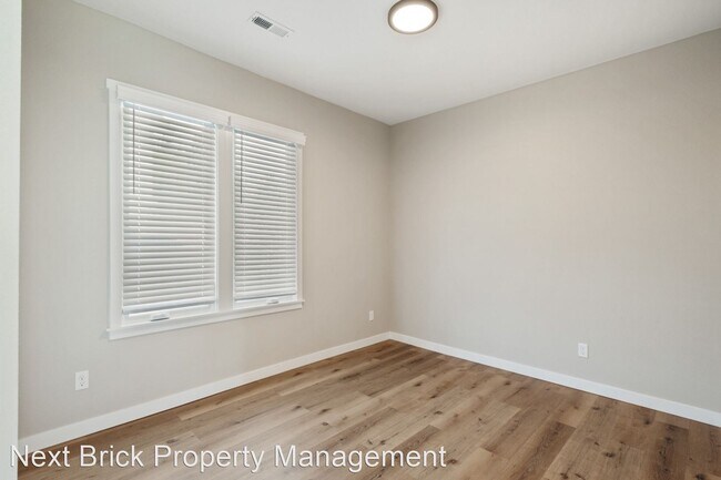 Building Photo - 3 br, 1.5 bath House - 3230 S. Ferdinand St.