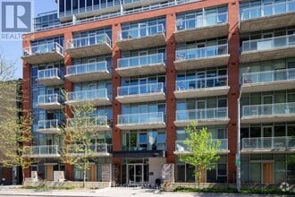 Building Photo - 340-340 McLeod St