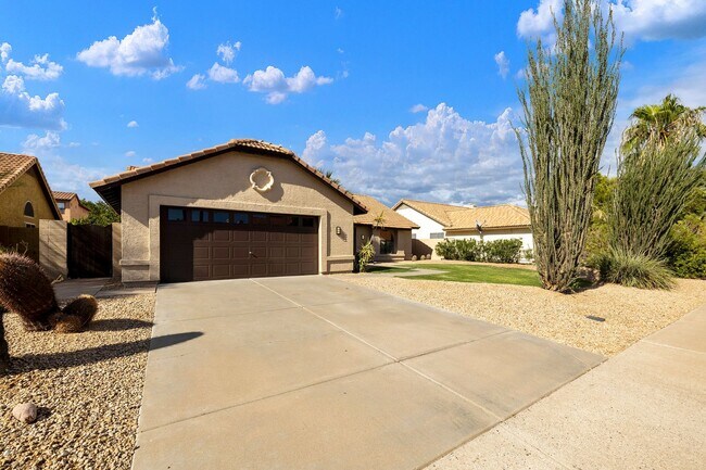 Building Photo - $60K in updates, Single level home in 85254!