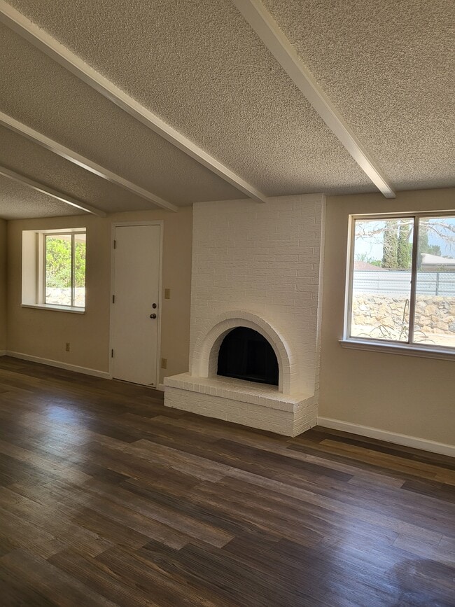 Building Photo - 11149 Paducah Ave