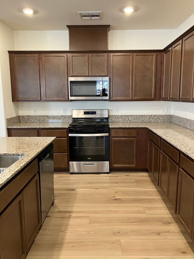 Foto del edificio - 1977 Apiary Wy