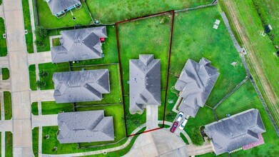 Building Photo - 2310 Brett Ct