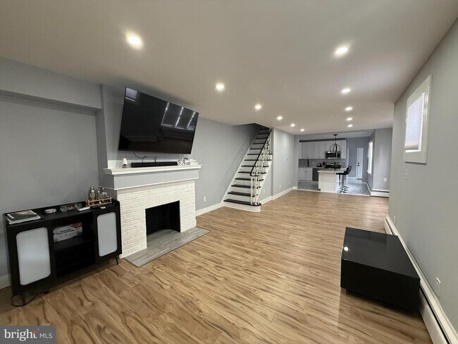 Foto del edificio - 129 Clearfield Ave