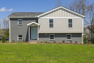 Building Photo - 1608 Autumn Ridge Dr