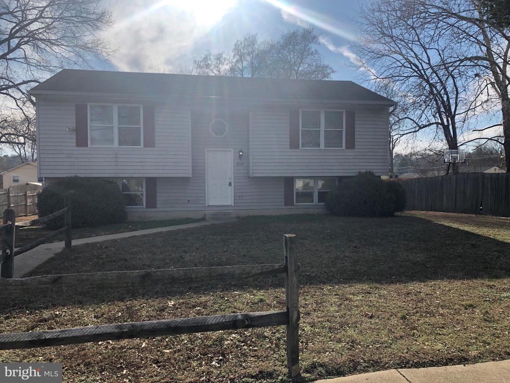 Foto principal - 8269 Quarterfield Rd