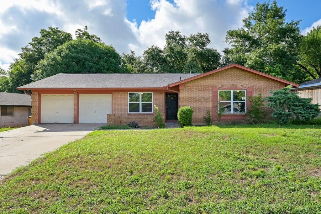 Primary Photo - 9007 Viking Dr
