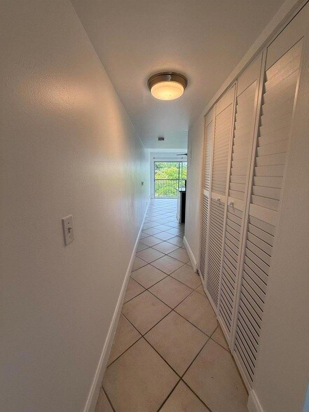 Foto del edificio - 9500 SW 3rd St