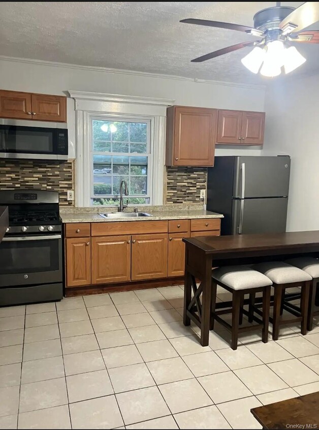 Foto principal - 104 Sickles Ave