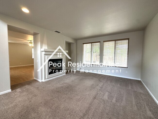 Building Photo - Very Nice 5bd/4ba Elk Grove Home with 2 Ca...