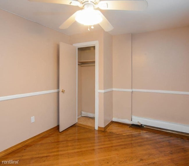 Building Photo - 3 br, 1 bath Apartment - 272 New York Ave