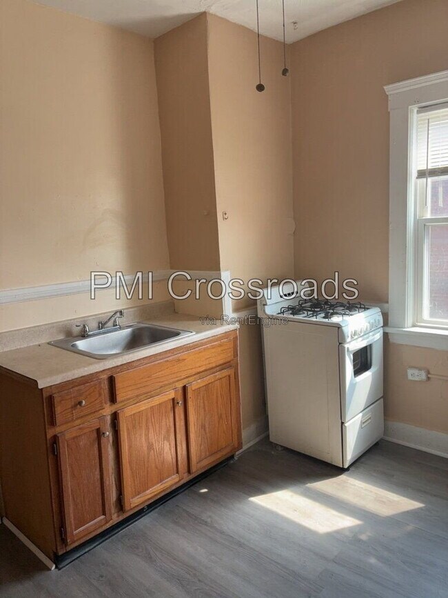Foto del edificio - 1388 W 91st St
