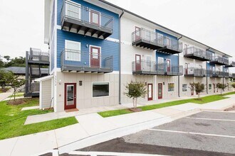 Building Photo - 3554 Austin Davis Ave