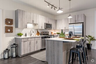 2BR, 2BA - 1085SF - Kitchen - Broadway Chapter