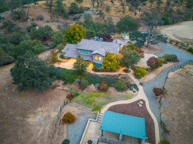 Foto del edificio - 48044 Hildreth Rd