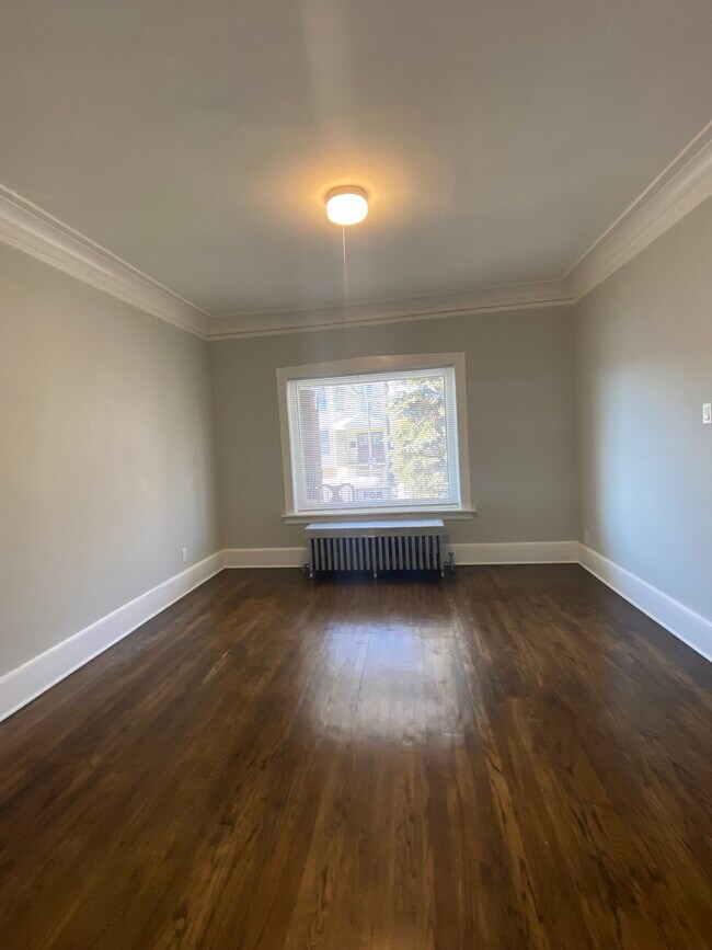 Foto del edificio - 3009 N Hamlin Ave