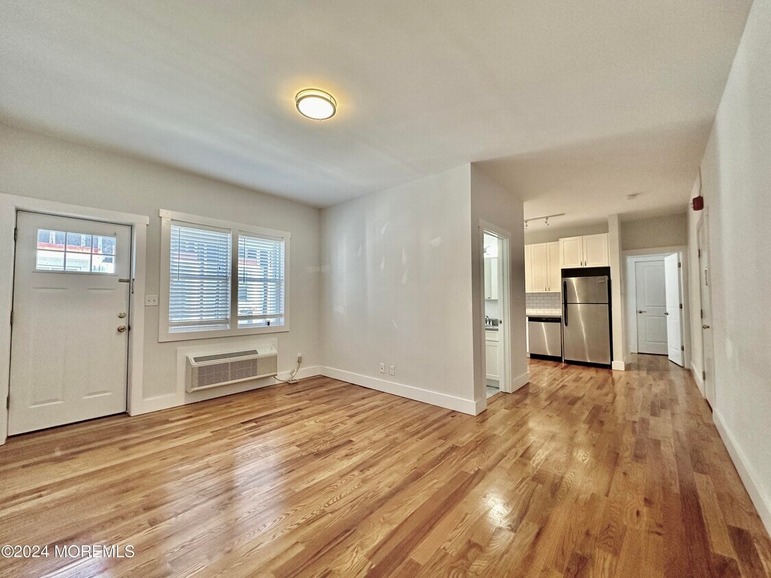 Primary Photo - 108 4th Ave