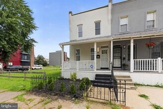 Building Photo - 807 N 42nd St