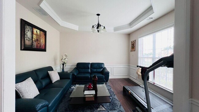 Foto del edificio - 725 Earlham Dr