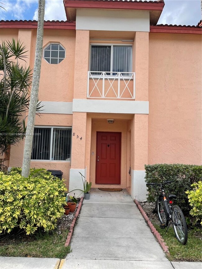 Foto del edificio - 854 NW 208th Dr