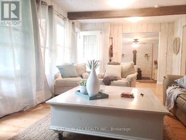 Building Photo - 5409 Oak Ave