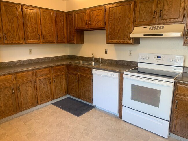 Building Photo - 13884 W 68th Dr