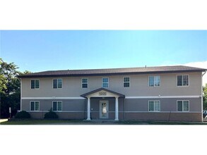 Building Photo - 1205 S Sibley Ave