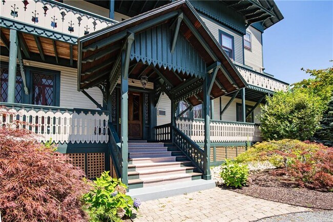 Foto del edificio - 35 Chastellux Ave