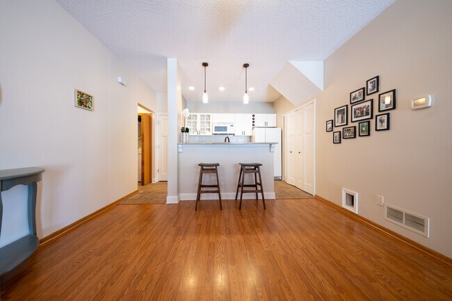 Building Photo - 2657 Mallard Dr