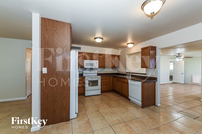 Foto del edificio - 4149 E Hartford Ave