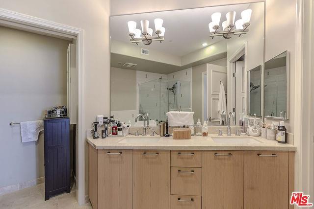 Foto principal - 376 Caruso Ave