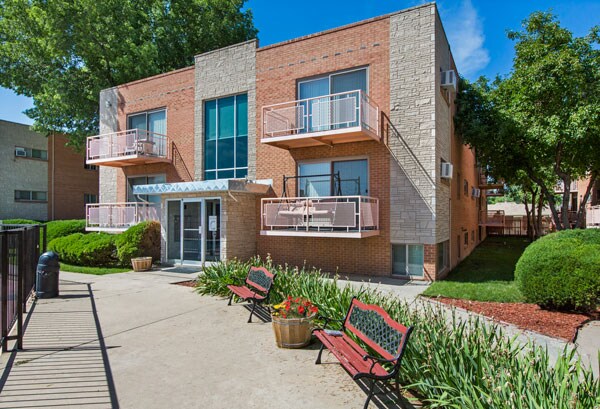 Primary Photo - The Aberdeen Apartments