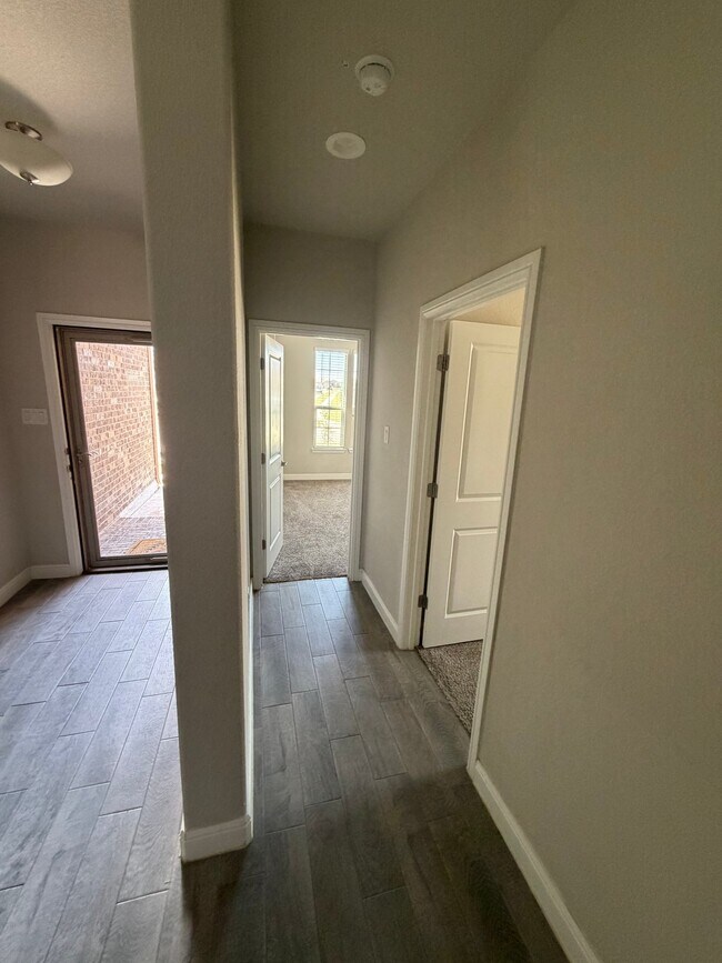 Foto del edificio - 1404 Pleasanton Rd