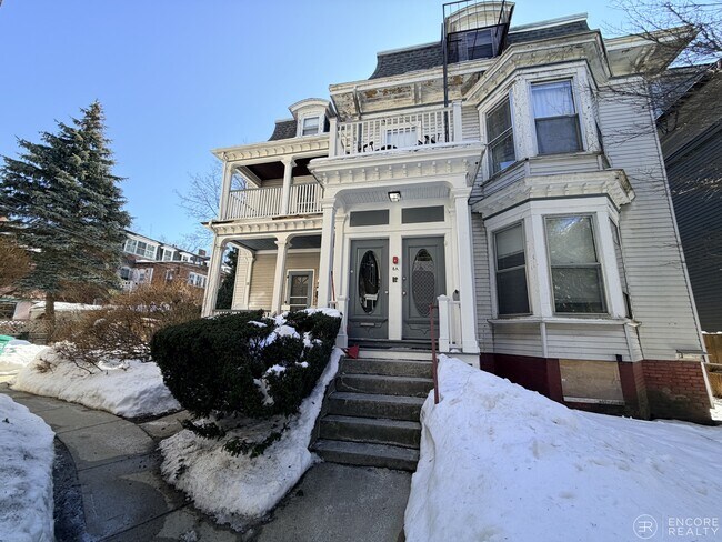 Building Photo - 8 A Forest St