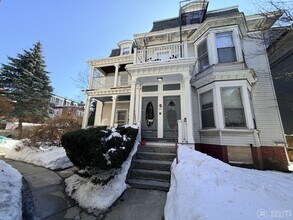 Building Photo - 8A Forest St. Unit 2R