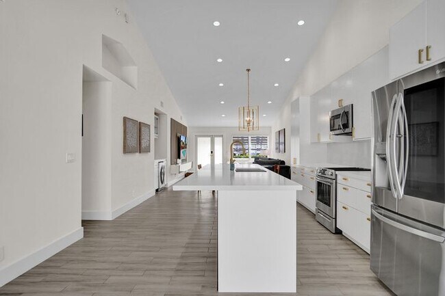 Building Photo - 11175 Jasmine Hill Cir